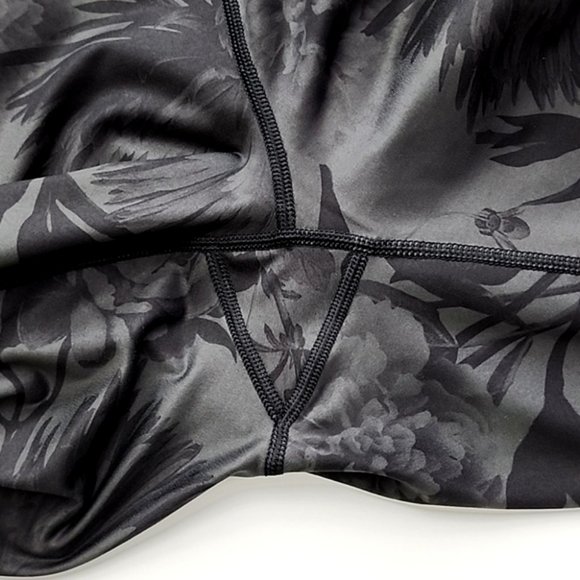Lululemon Speed Tight Brisk Bloom Black Soot Floral Luxtreme Leggings 28" Size 8 - Picture 10 of 16